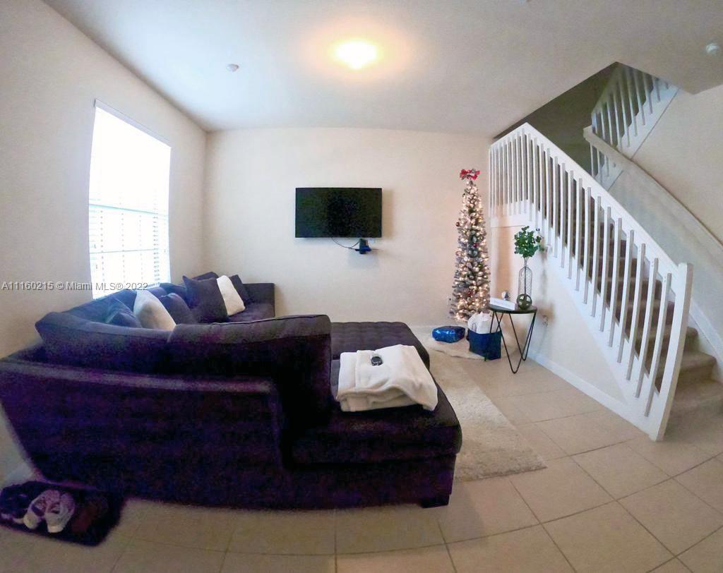 MARTINIQUE AT OASIS REPLA - Residential Lease