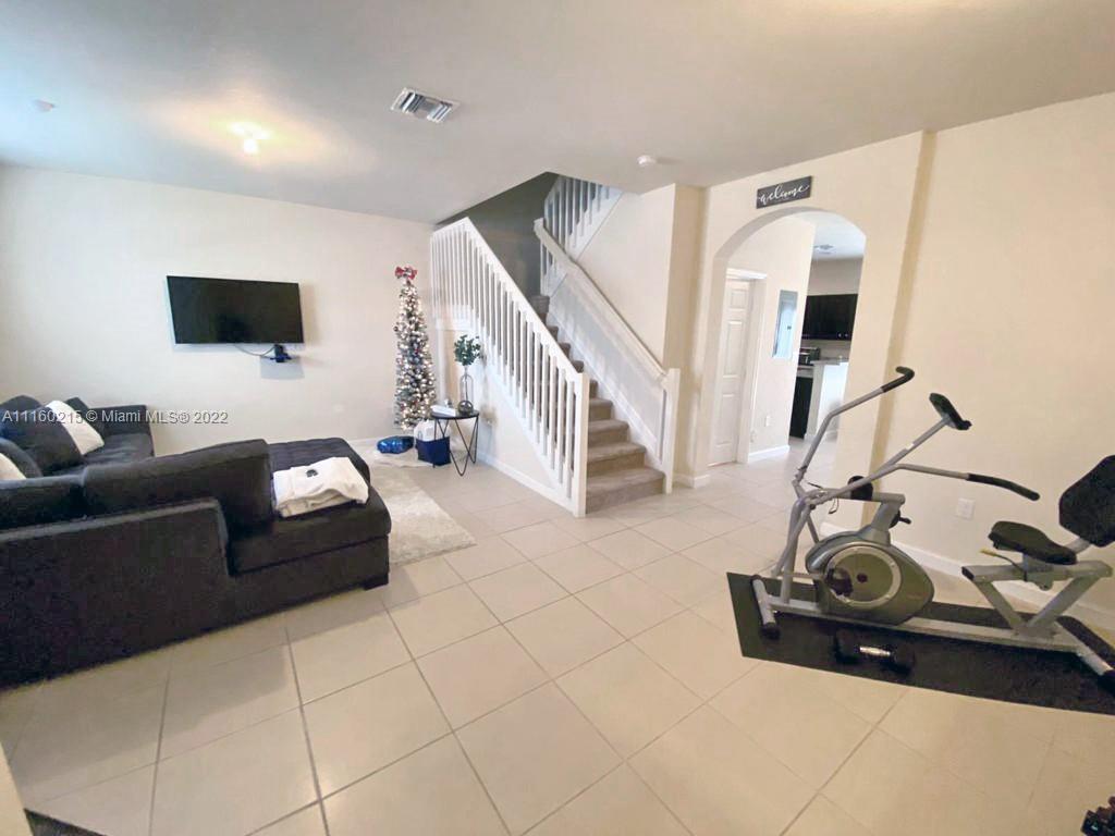 MARTINIQUE AT OASIS REPLA - Residential Lease