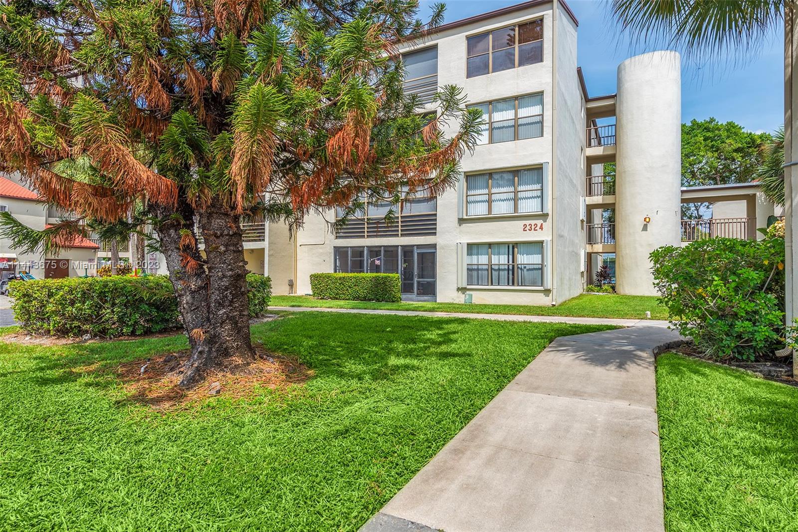 CYPRESS BEND I-D CONDO - Residential