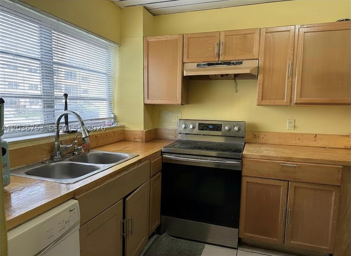 CYPRESS TREE CONDO BLDG 3 - Residential