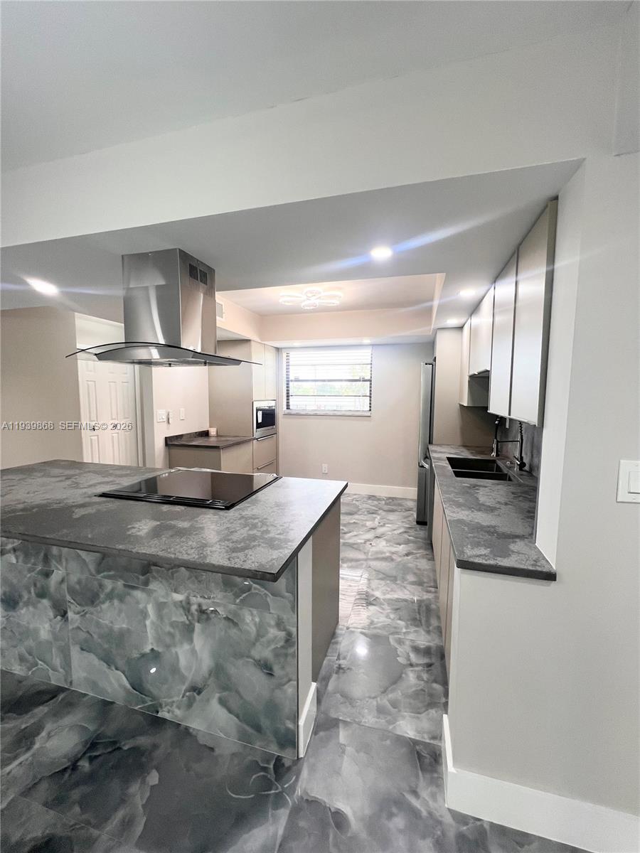 LAKES OF CARRIAGE HILLS - Residential