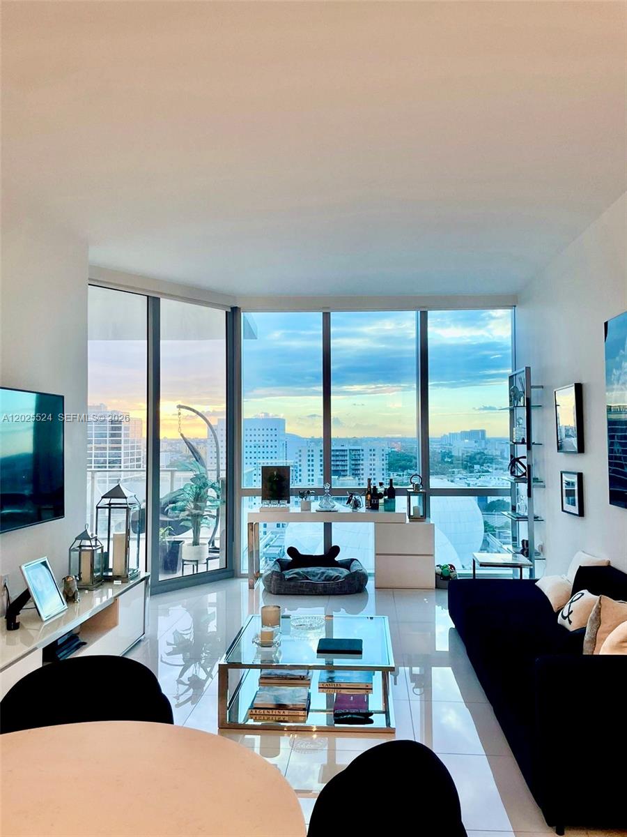 Paramount Miami World Cent - Residential