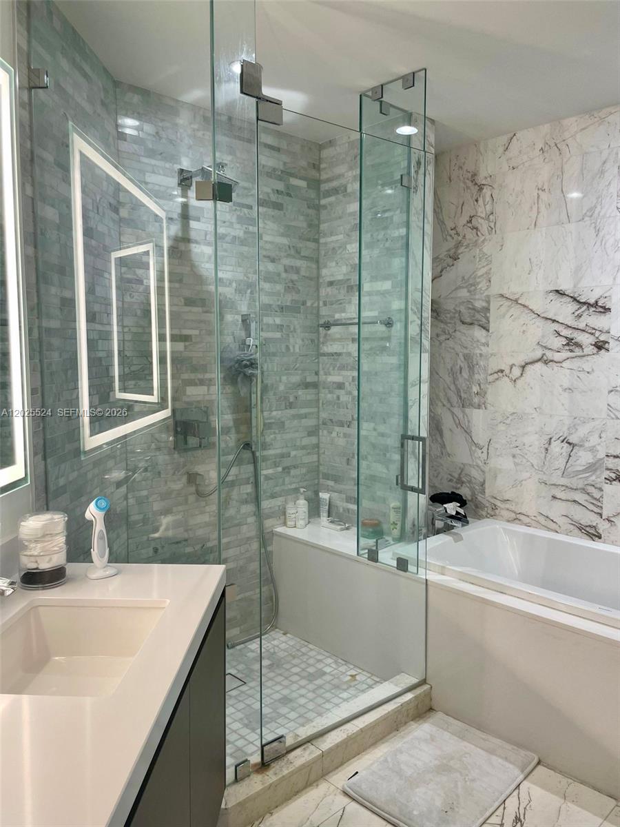 Paramount Miami World Cent - Residential