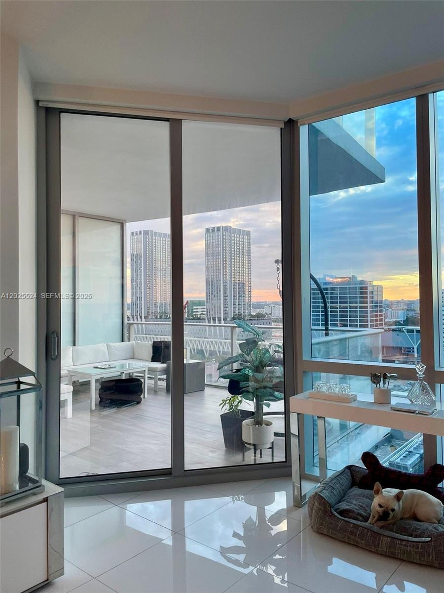 Paramount Miami World Cent - Residential