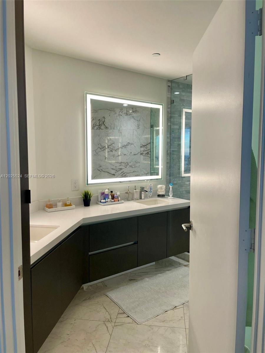 Paramount Miami World Cent - Residential