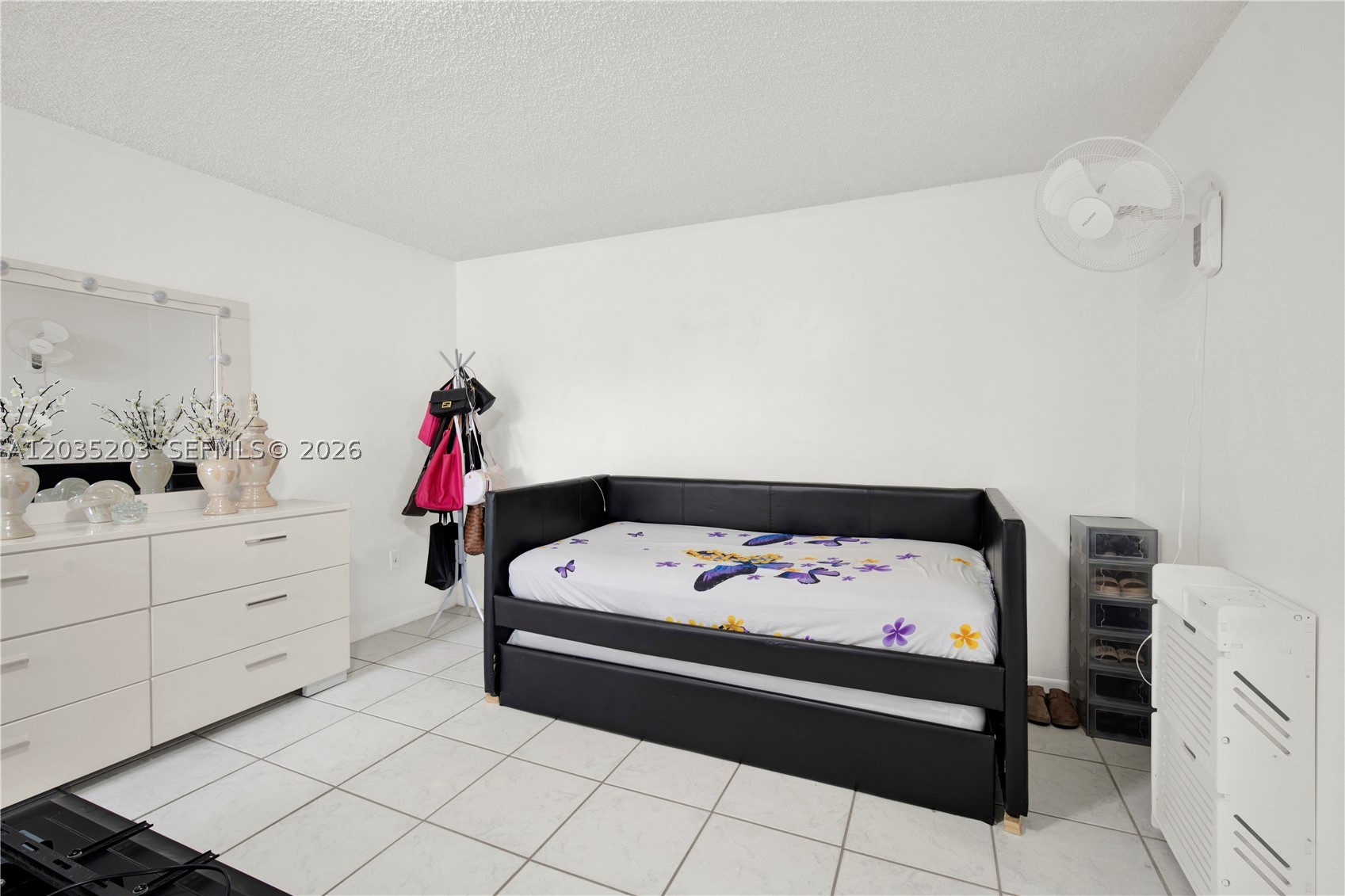 CONTINUUM CONDO PH II - Residential