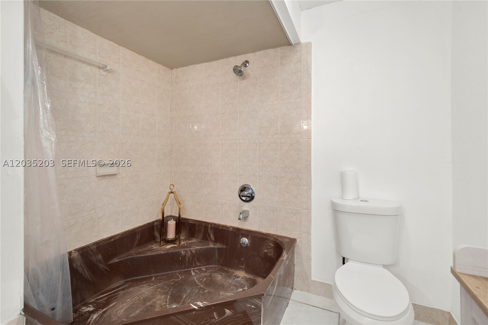 CONTINUUM CONDO PH II - Residential