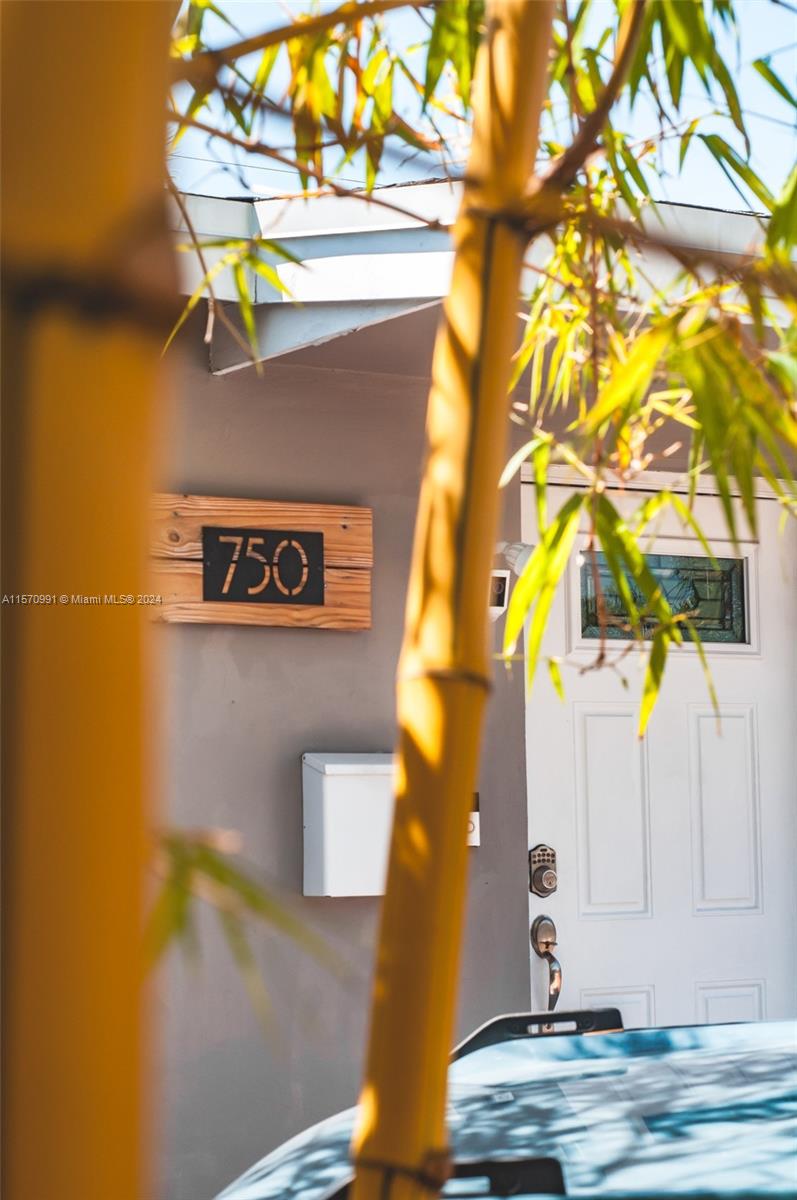 COLLIER ESTATES FIFTH ADD - Residential