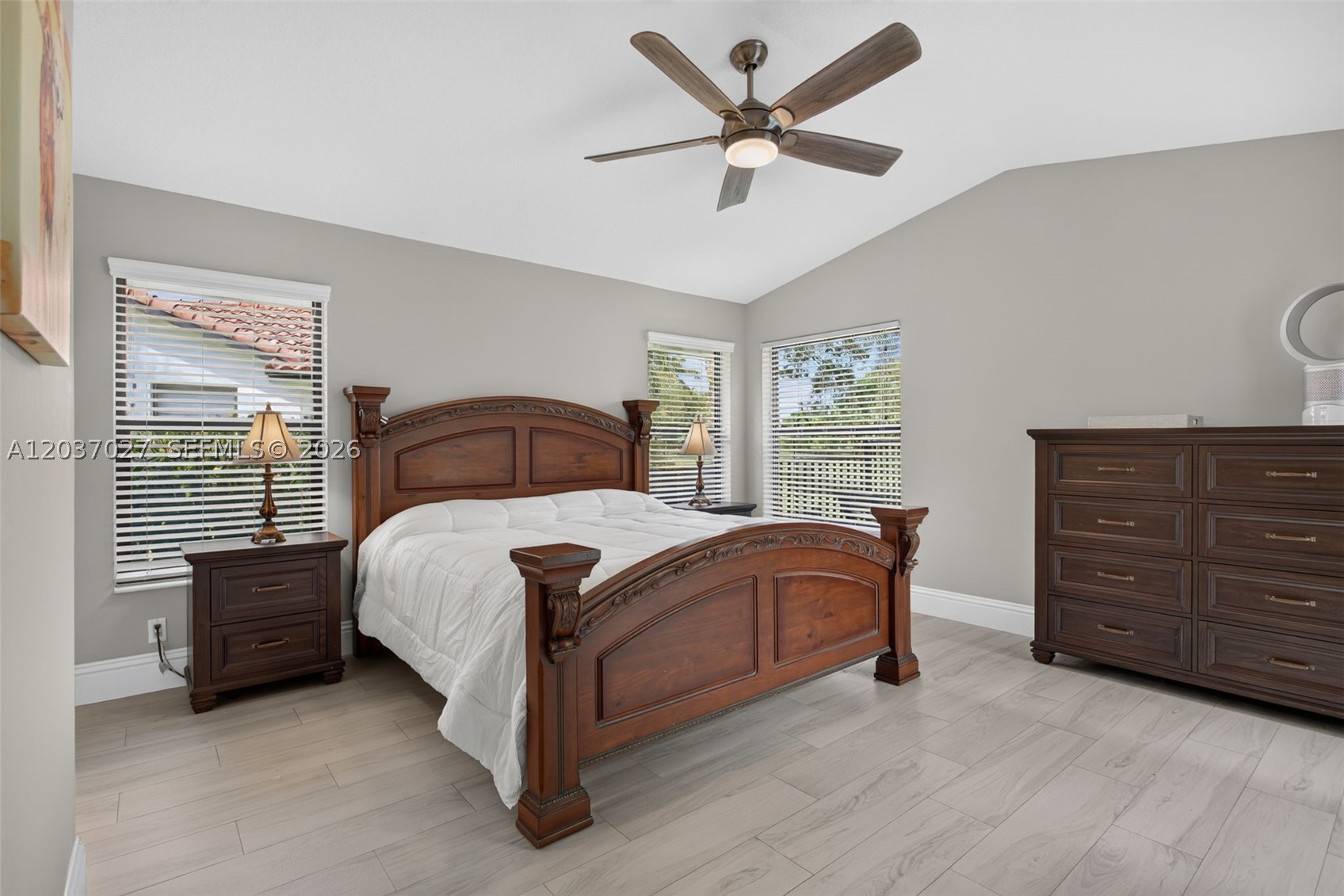 PINE RIDGE - Residential