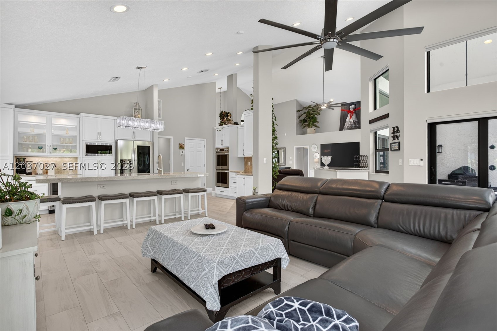 PINE RIDGE - Residential