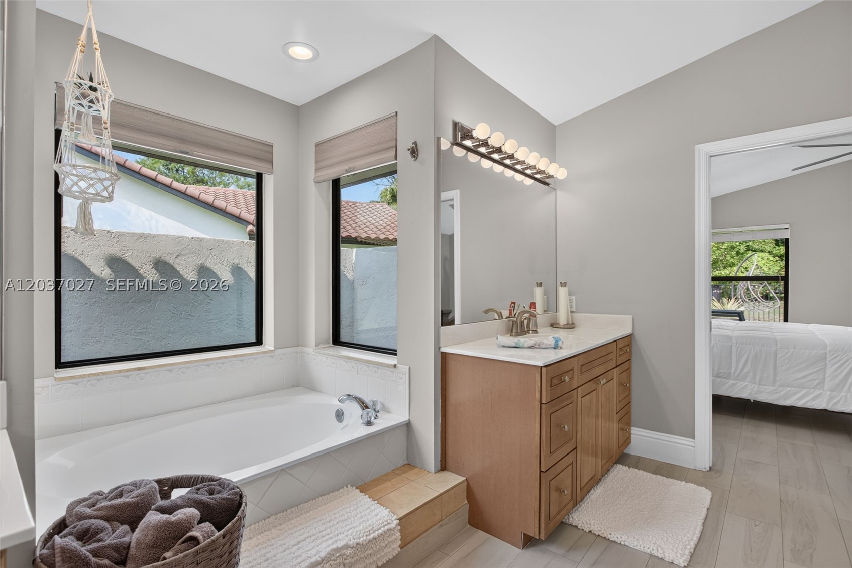 PINE RIDGE - Residential