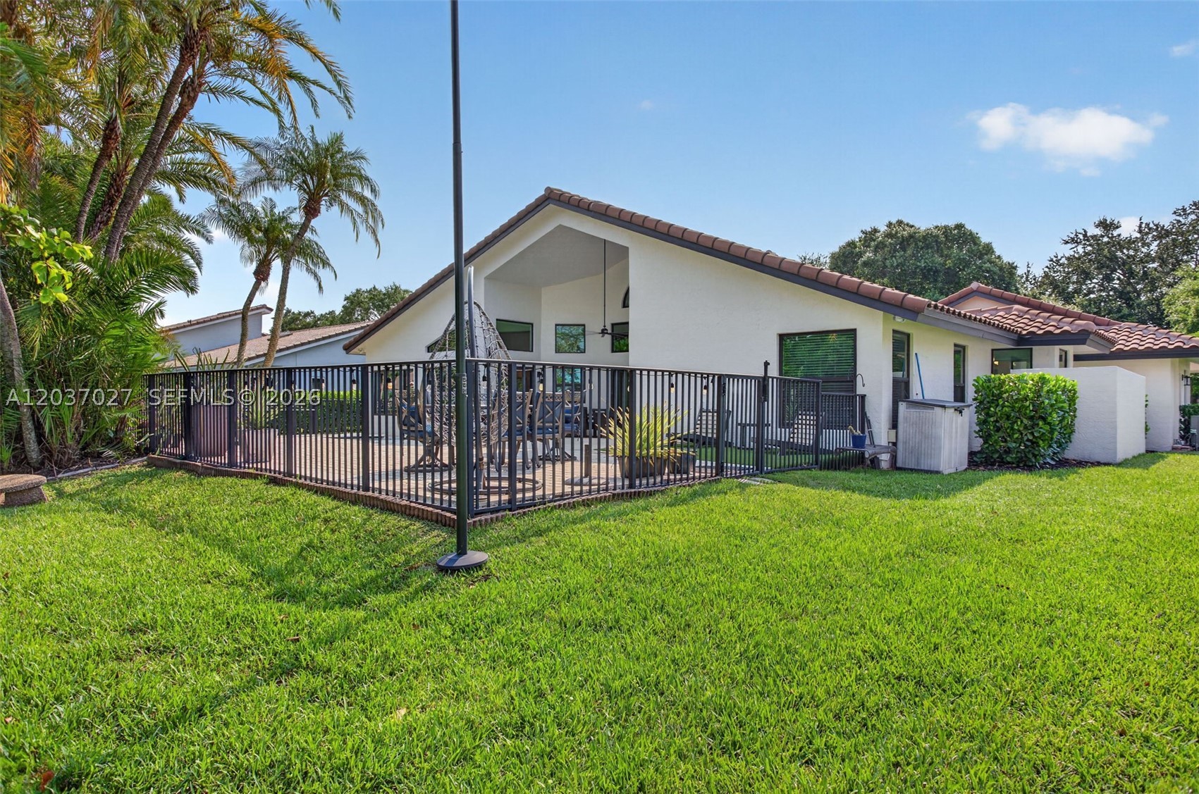 PINE RIDGE - Residential