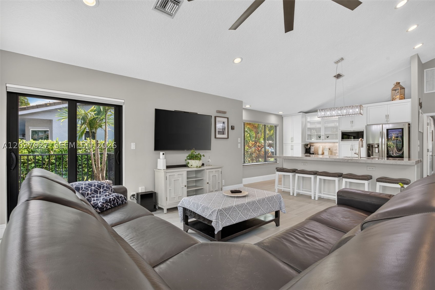 PINE RIDGE - Residential