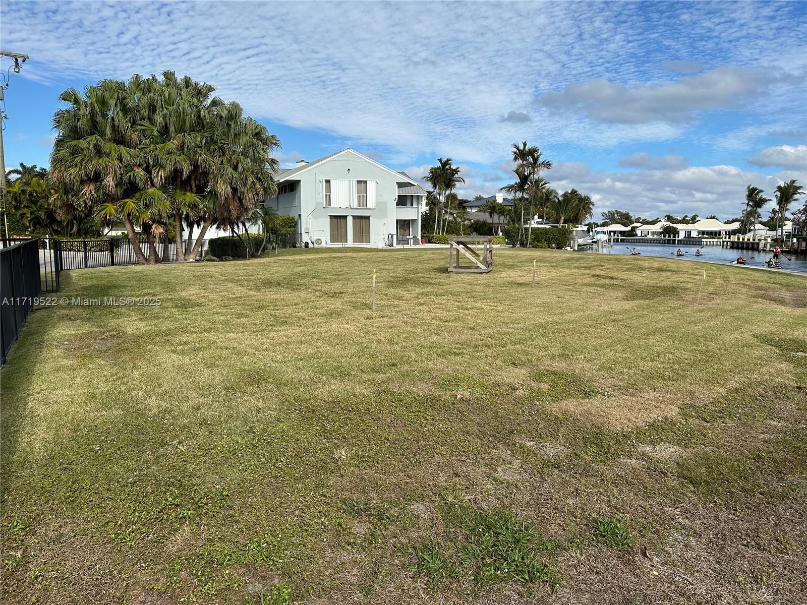 Miracle Mile Island Estate - Land