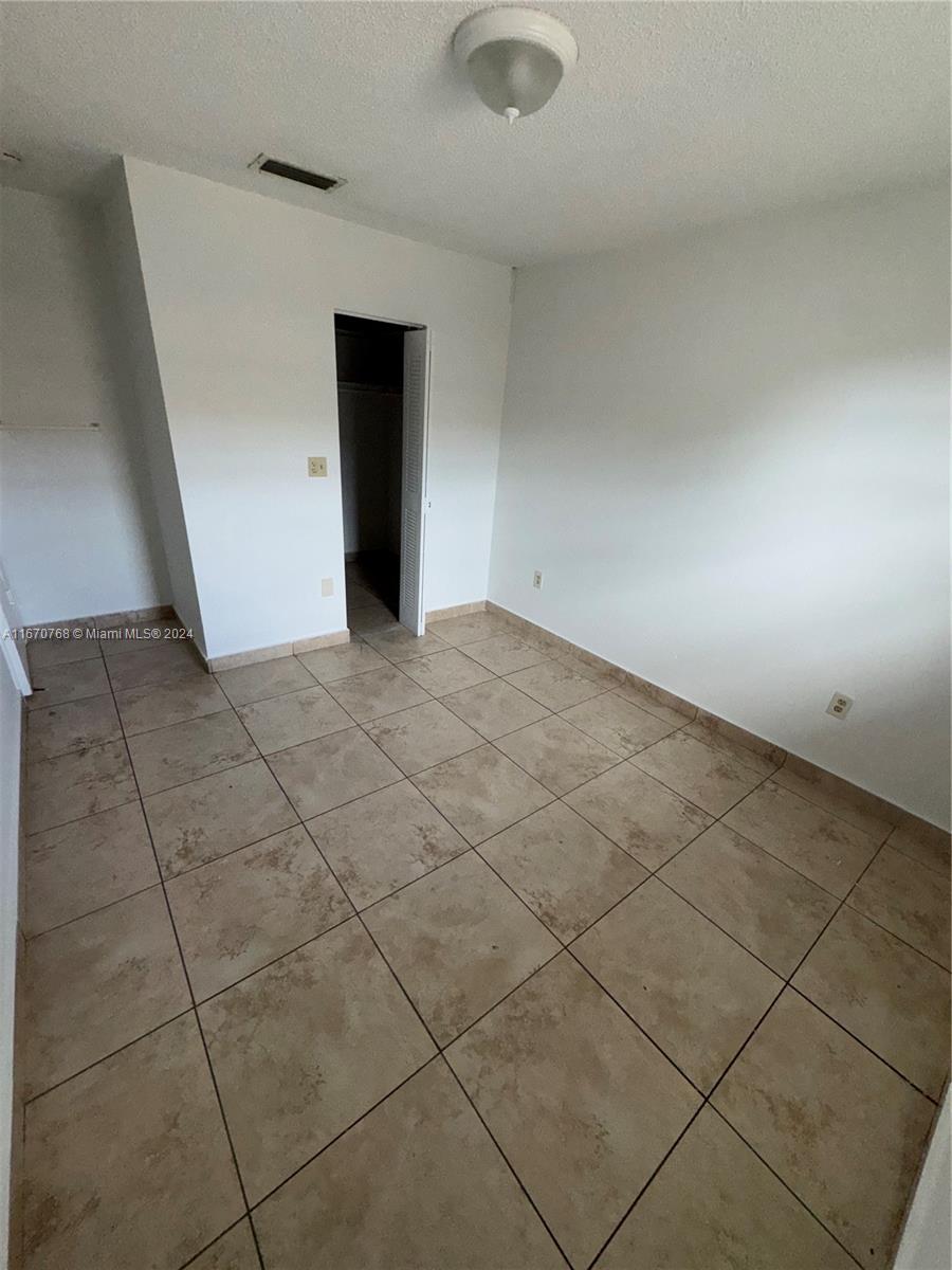 HIALEAH 4TH ADDN - Residential Lease