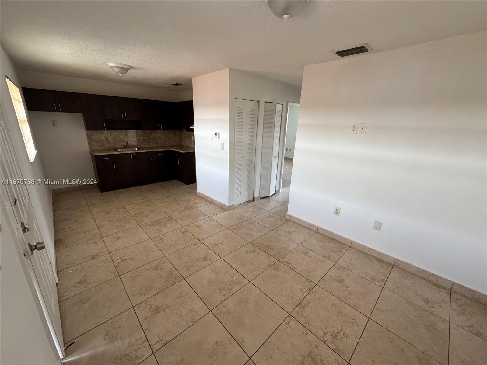 HIALEAH 4TH ADDN - Residential Lease