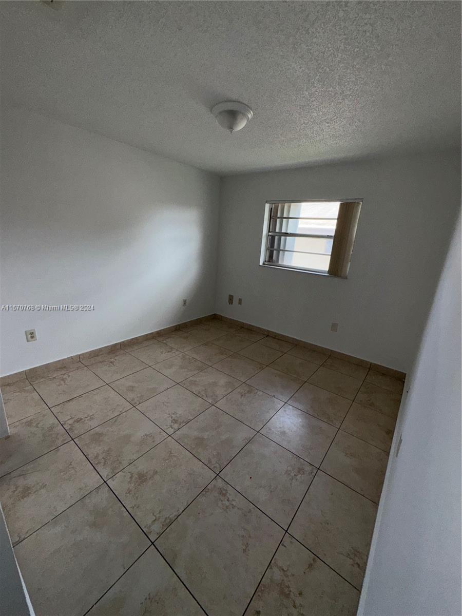 HIALEAH 4TH ADDN - Residential Lease