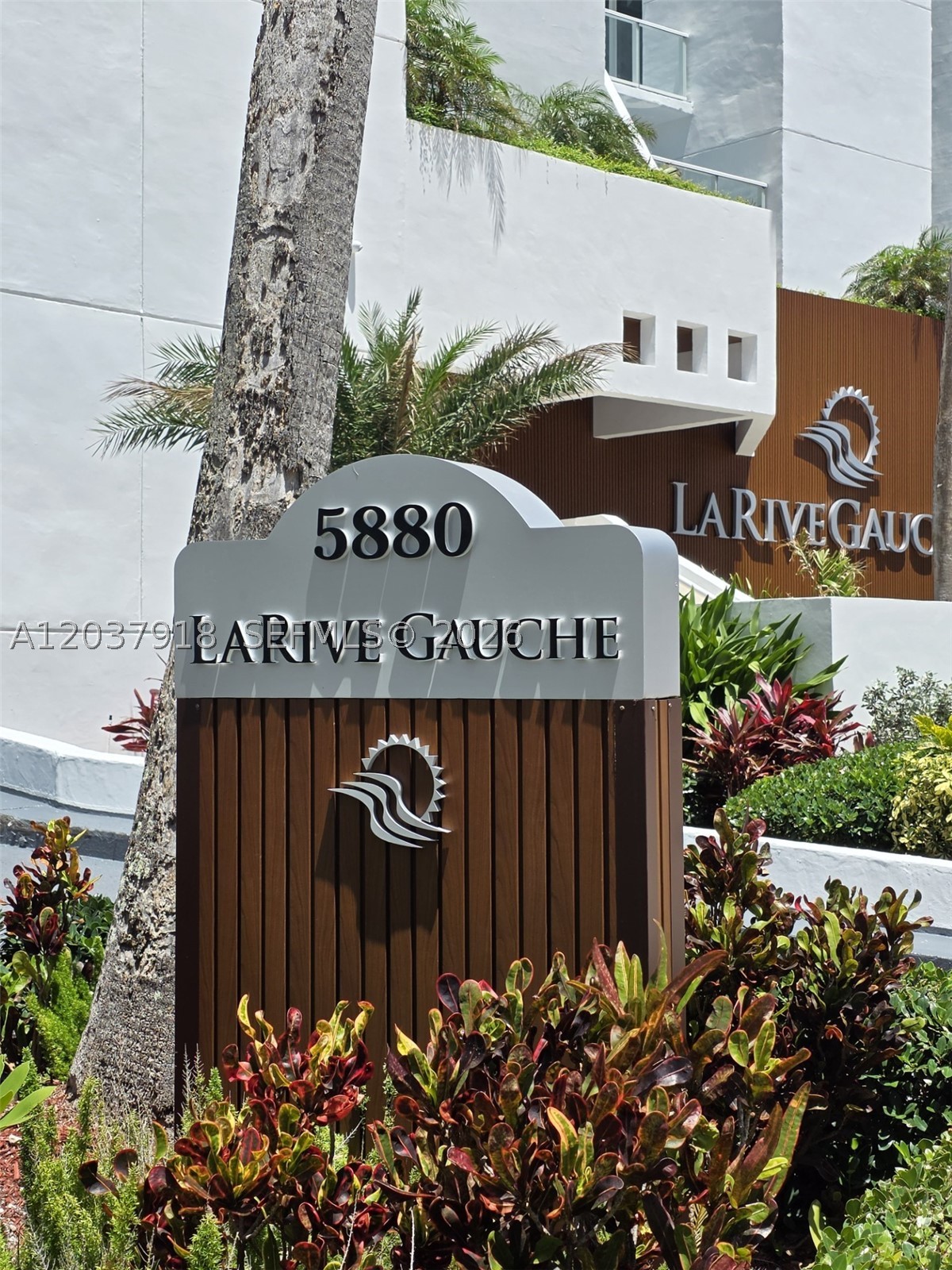 LA RIVE GAUCHE CONDO - Residential Lease