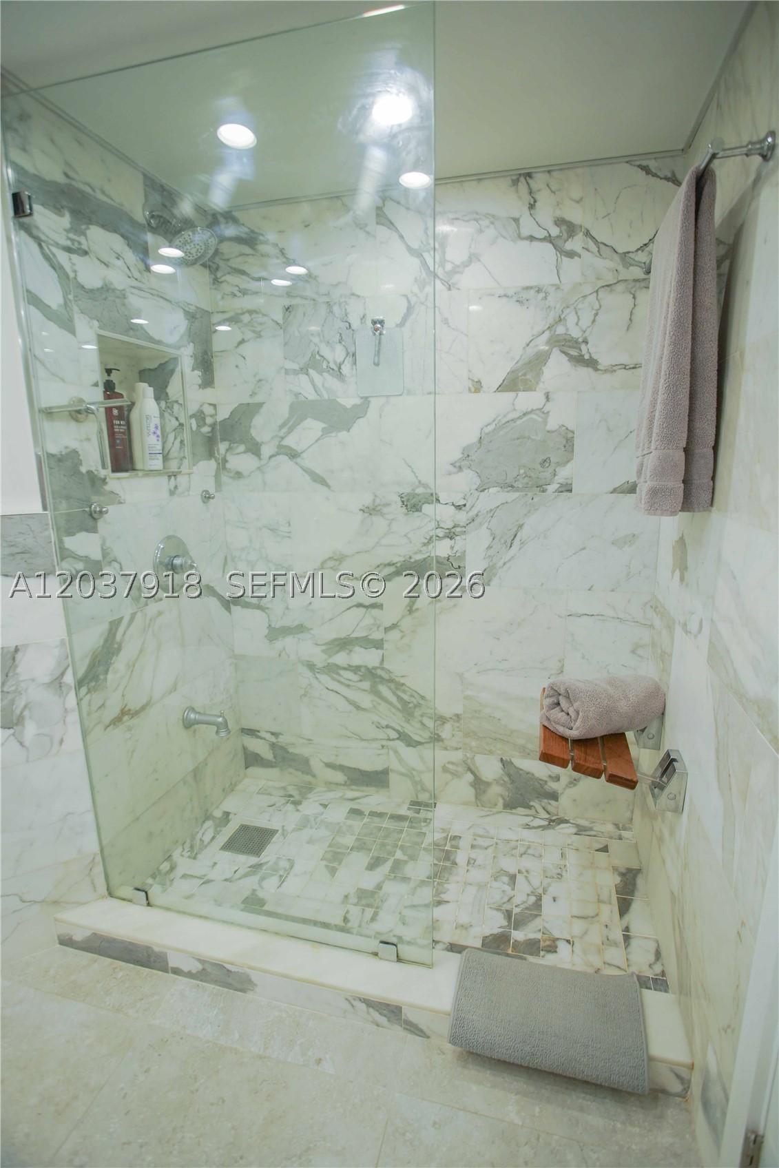 LA RIVE GAUCHE CONDO - Residential Lease