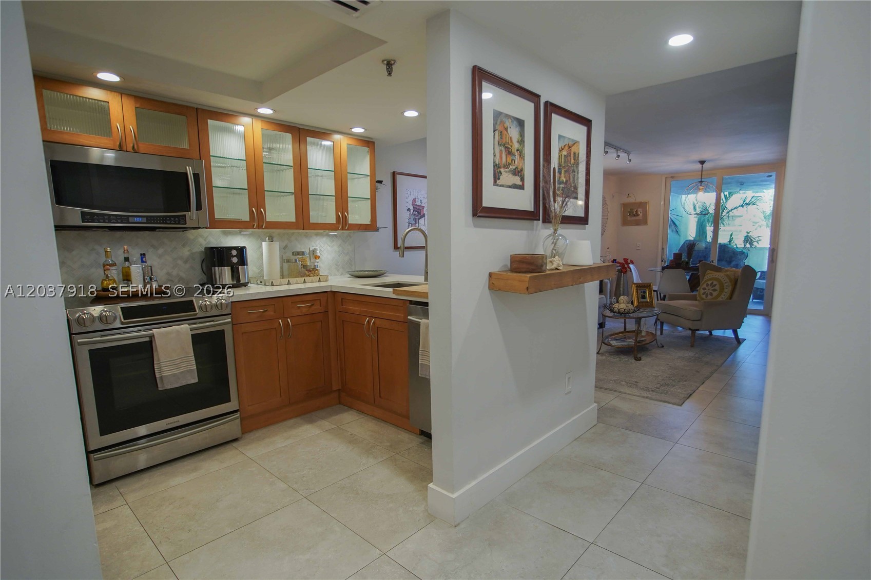 LA RIVE GAUCHE CONDO - Residential Lease