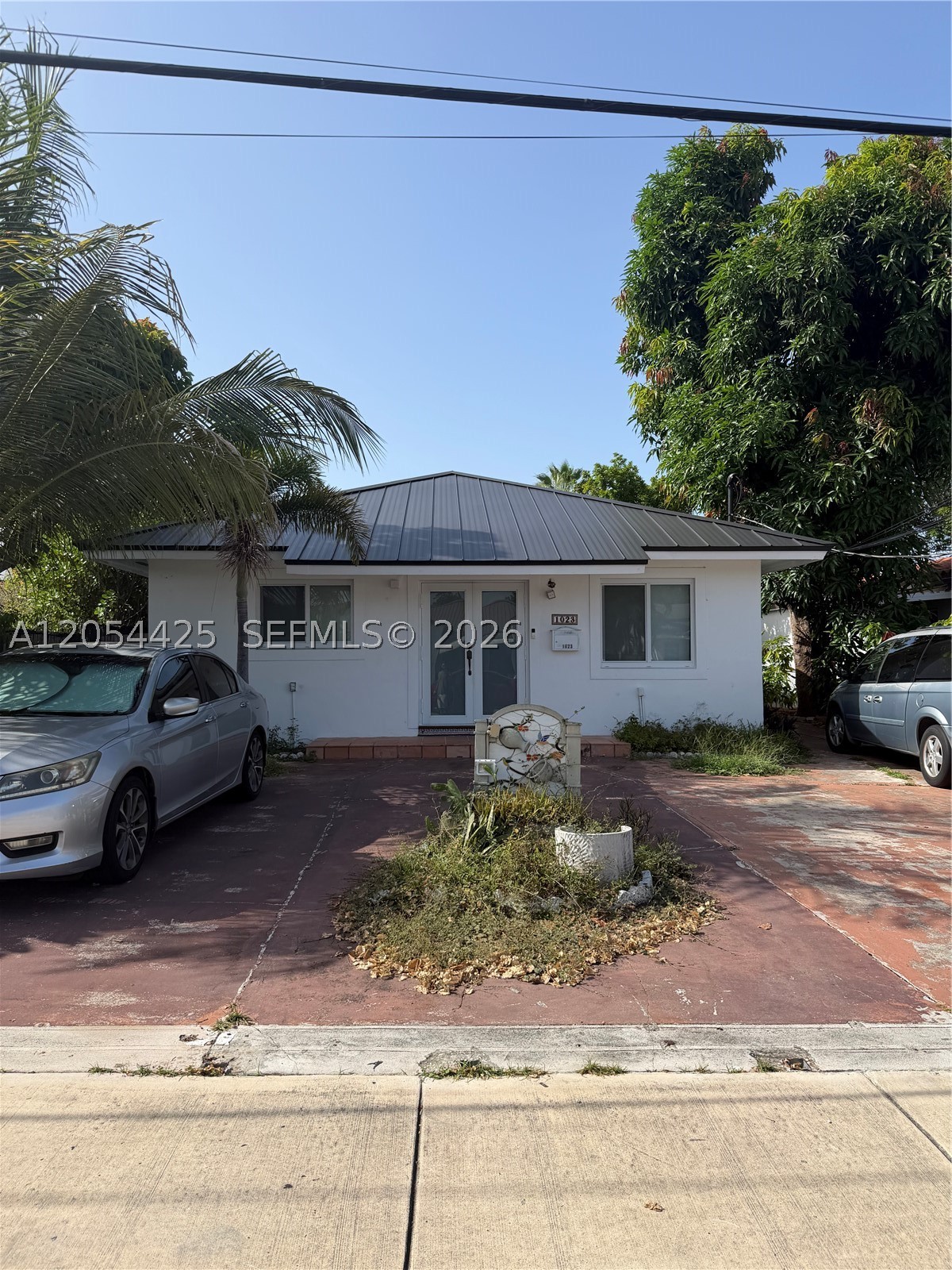 Water included with rent. Highly desirable The Roads neighborhood, one of Miami's most established and sought-after residential communities. Just minutes from Brickell, Downtown Miami, Coconut Grove, Coral Gables, Key Biscayne, and Miami International Airport, this property offers an unbeatable location with convenient access to world-class dining, shopping, entertainment, beaches, and major highways.

The surrounding neighborhood is known for its tree-lined streets, walkability, excellent schools, and close proximity to Miami's business district.