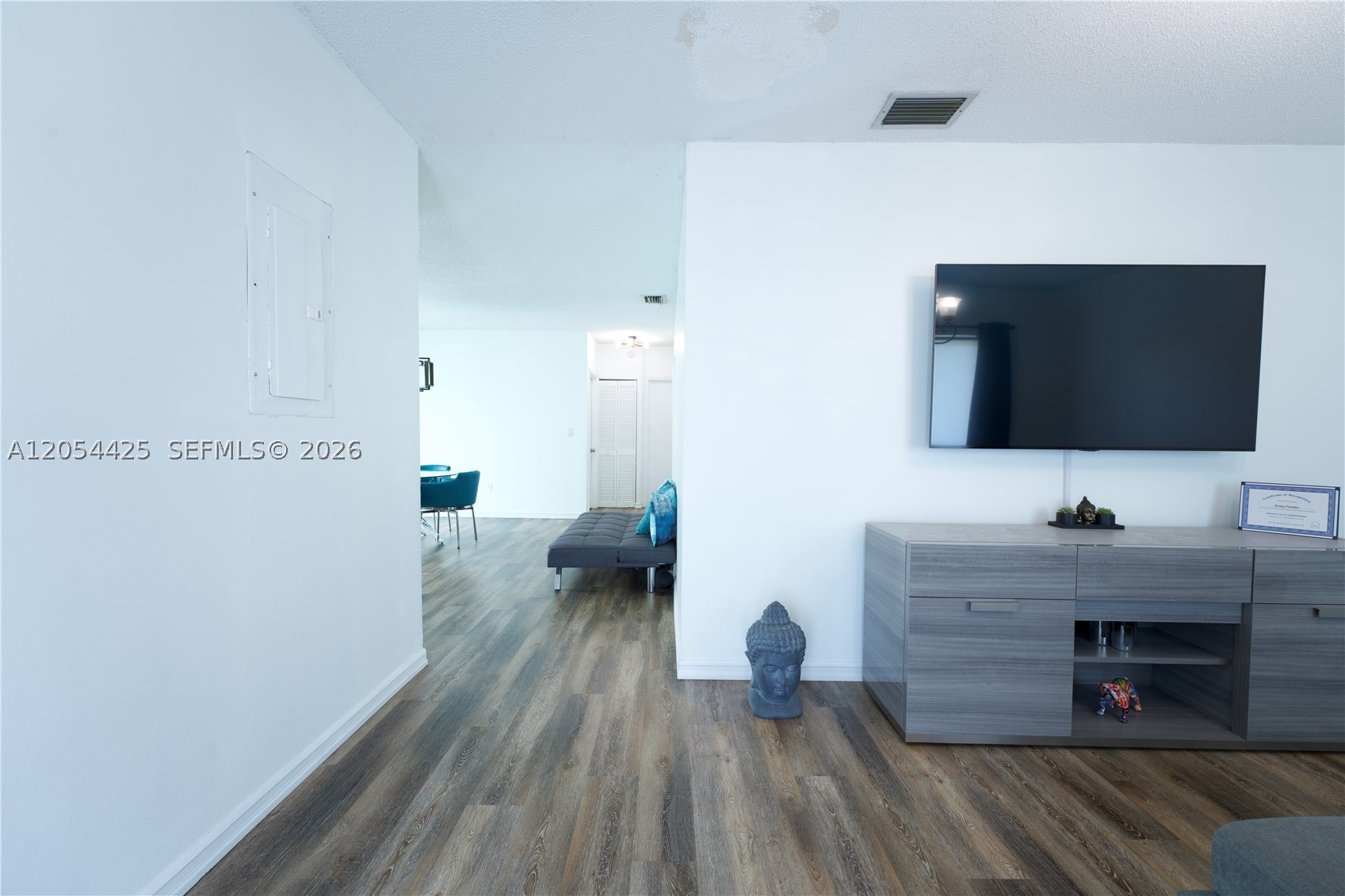 LAWRENCE EST LAND COS SUB - Residential Lease