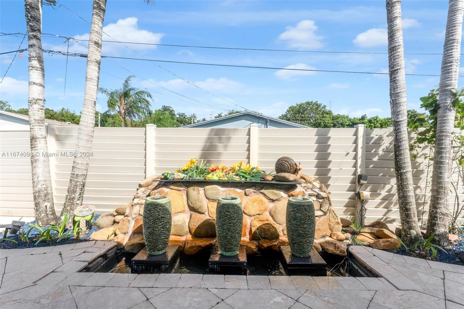 FLAMINGO MANORS - Residential
