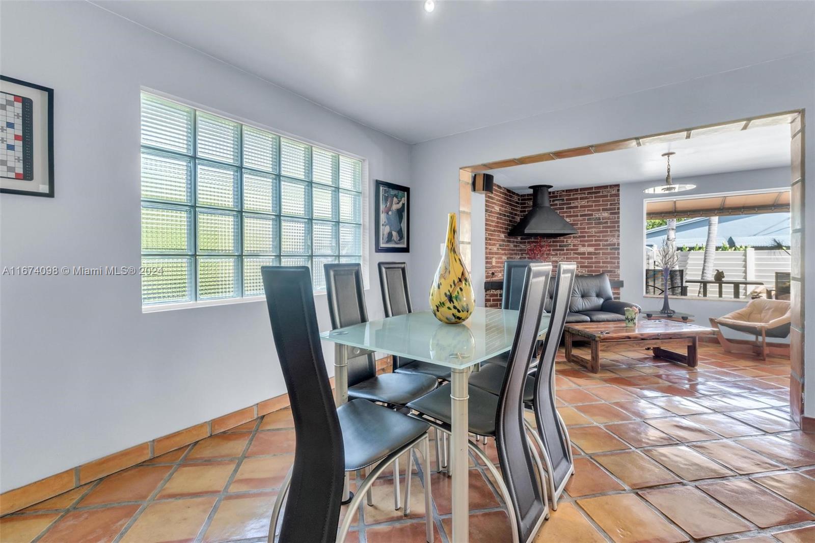 FLAMINGO MANORS - Residential