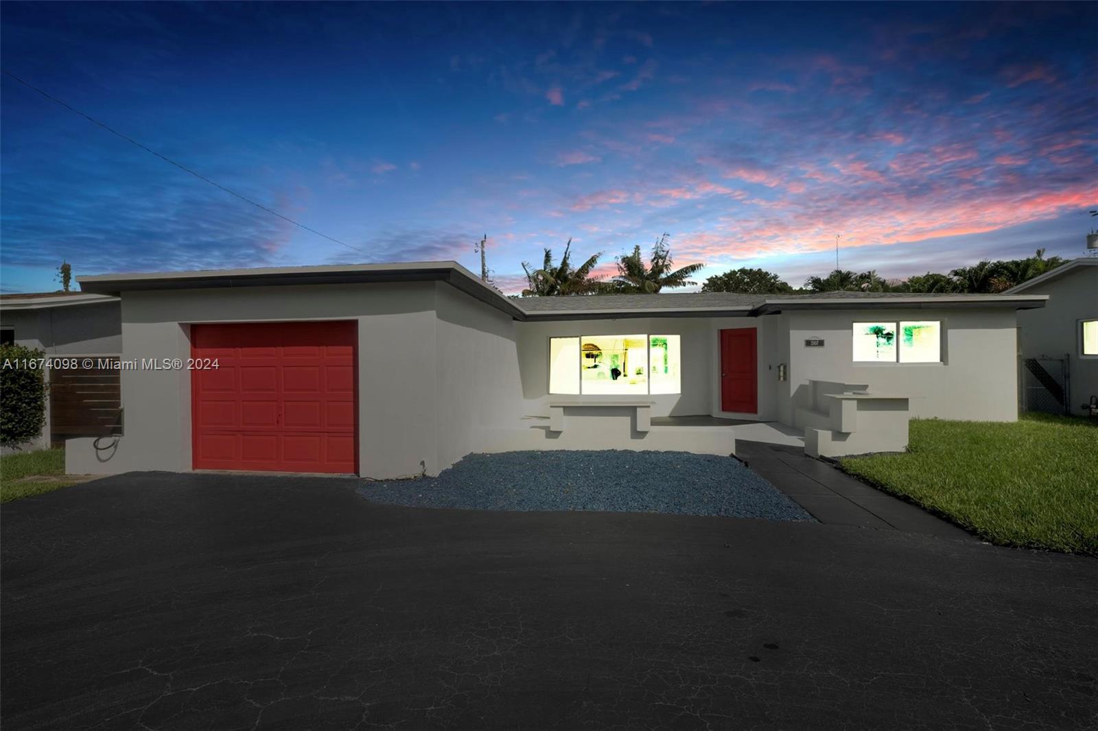 FLAMINGO MANORS - Residential