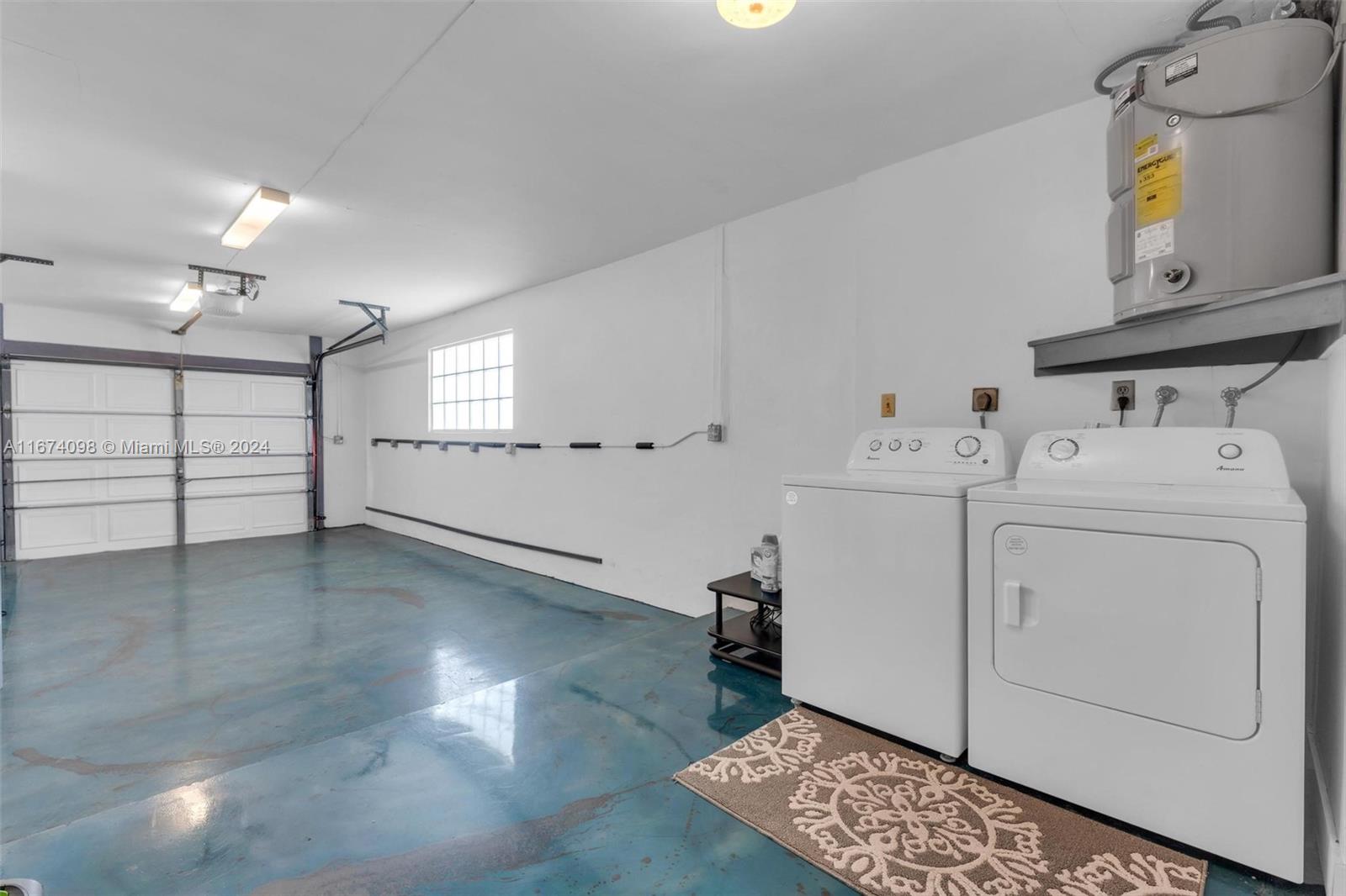 FLAMINGO MANORS - Residential