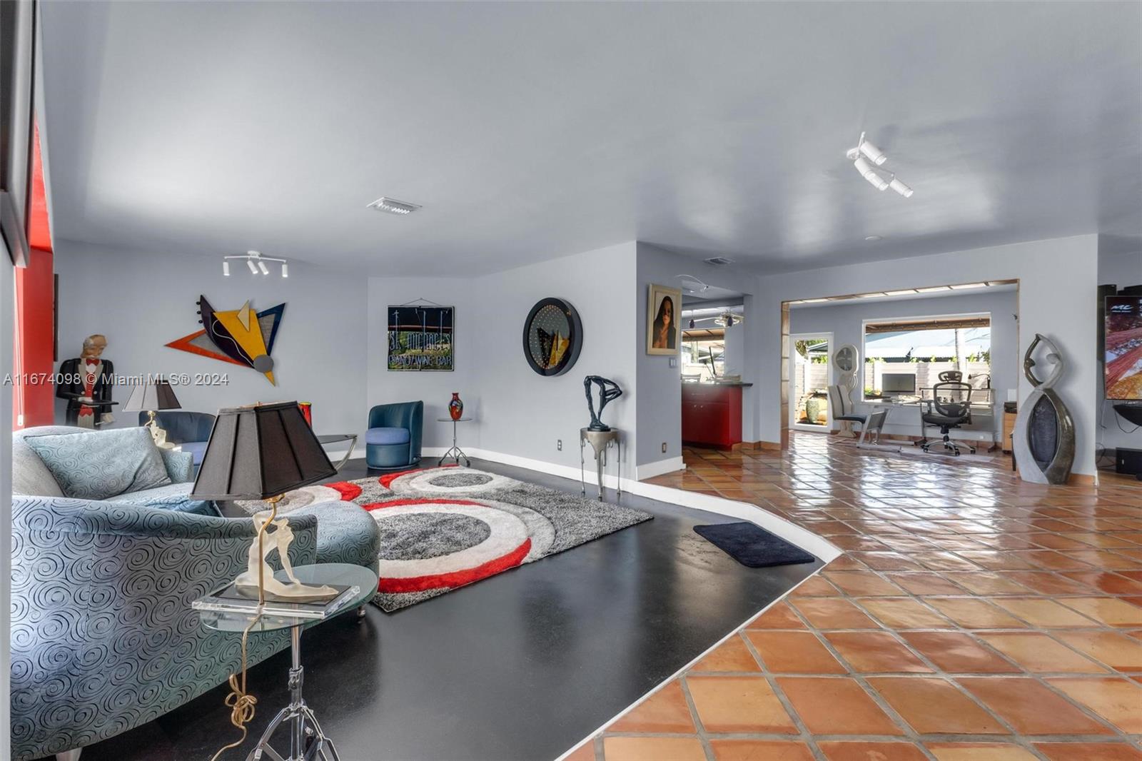FLAMINGO MANORS - Residential