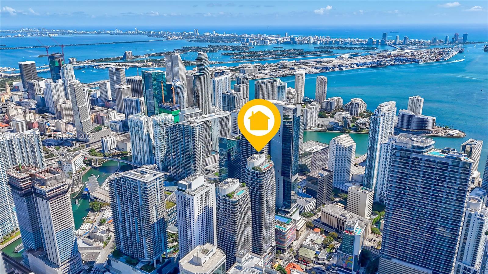 Prime investment opportunity at Brickell Heights East Tower. This 1-bedroom + den residence converted into a functional second bedroom and 2 full bathrooms, offers a flexible layout ideal for investors or first-time homebuyers, especially professionals seeking the vibrant Brickell lifestyle. 

One of the (only 30) units with a private storage with ownership title, ideal for an extra income opportunity renting it to any other resident in the building.

Enjoy luxury amenities including rooftop and resort-style pools, spa with sauna and steam room, Equinox fitness center, entertainment lounges, kids’ room, and 24-hour concierge and valet. Steps from Brickell City Centre, restaurants, shopping, and nightlife. 

Perfect for those looking to live or invest in one of Miami’s most dynamic neighborhoods.