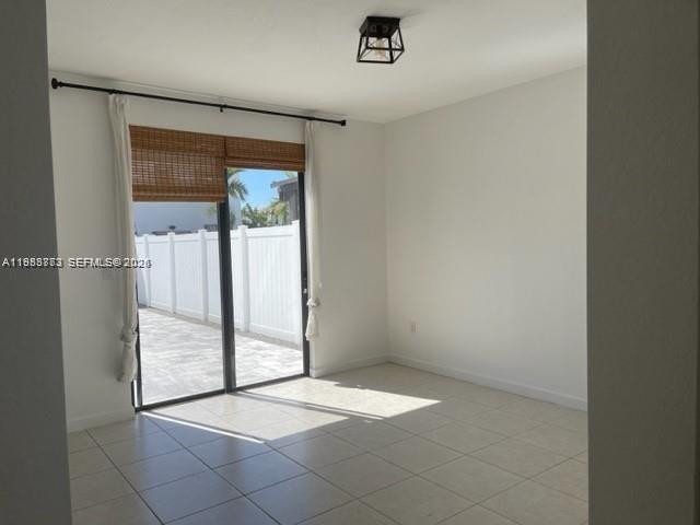 AQUABELLA NORTH REPLAT - Residential Lease