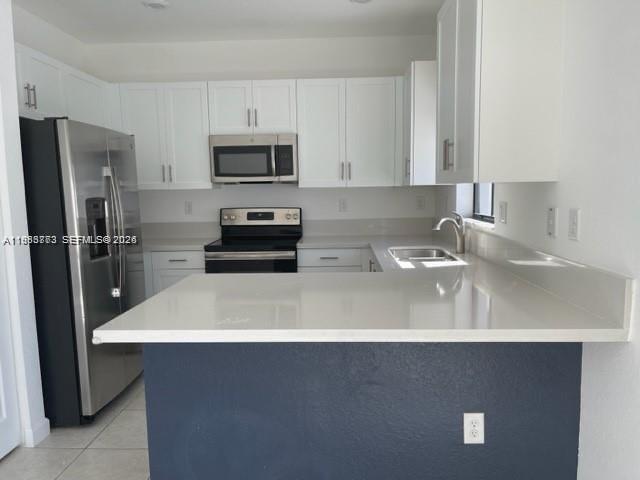 AQUABELLA NORTH REPLAT - Residential Lease
