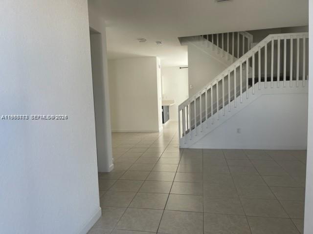 AQUABELLA NORTH REPLAT - Residential Lease