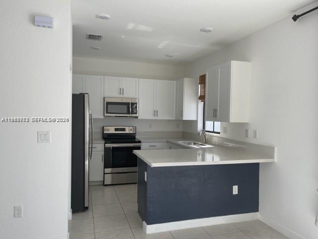 AQUABELLA NORTH REPLAT - Residential Lease