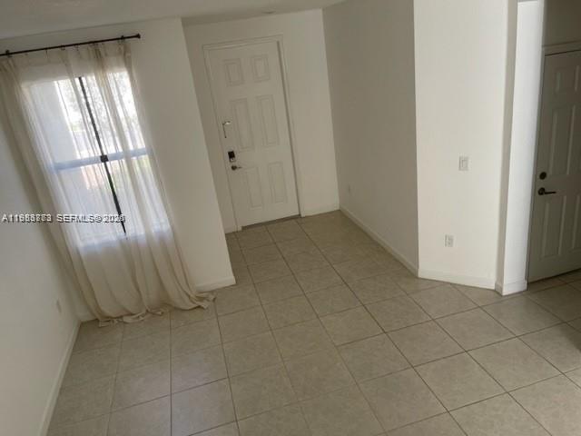 AQUABELLA NORTH REPLAT - Residential Lease
