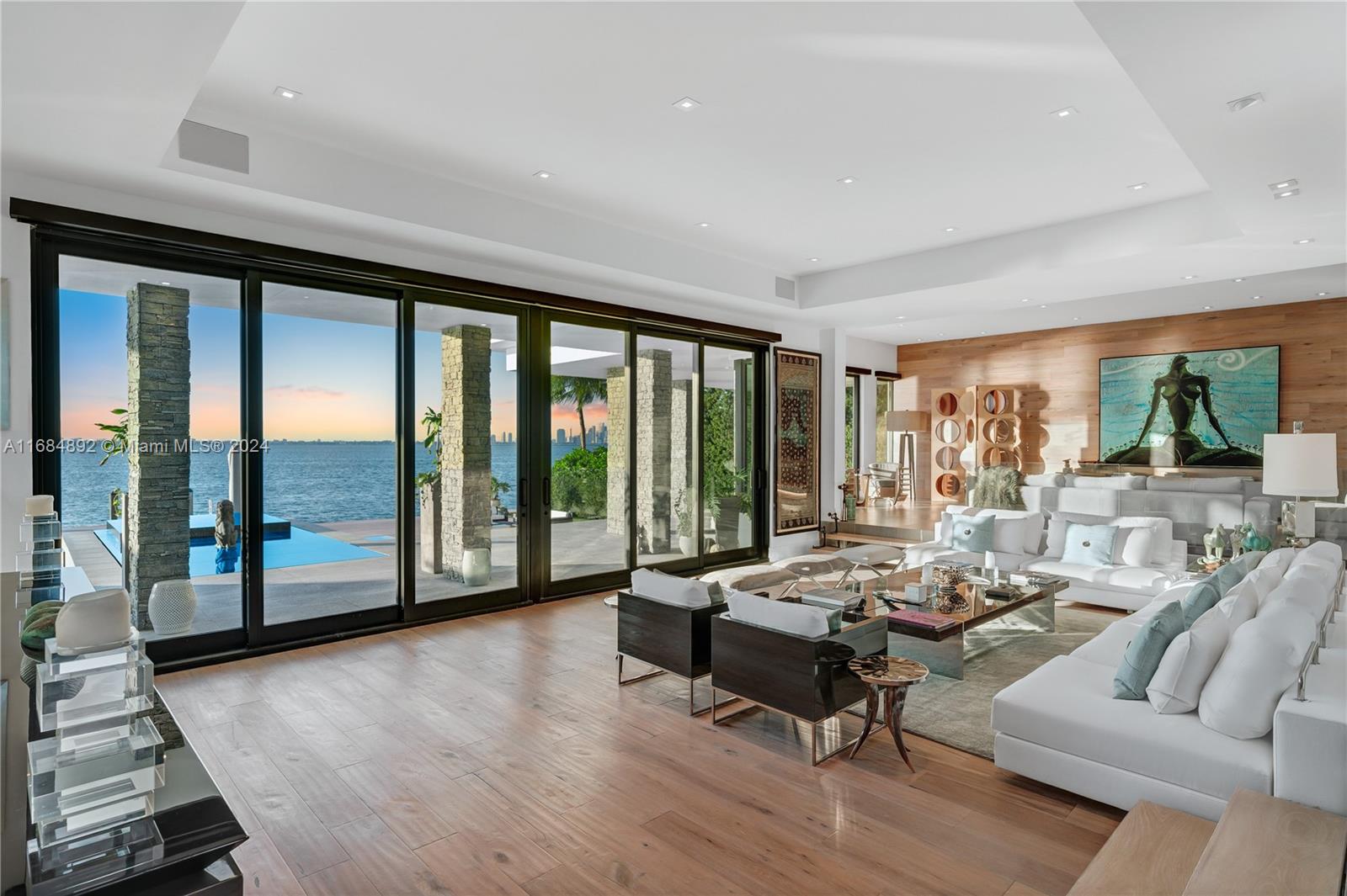 TROPICAL ISLE HOMES SUB 4 - Residential