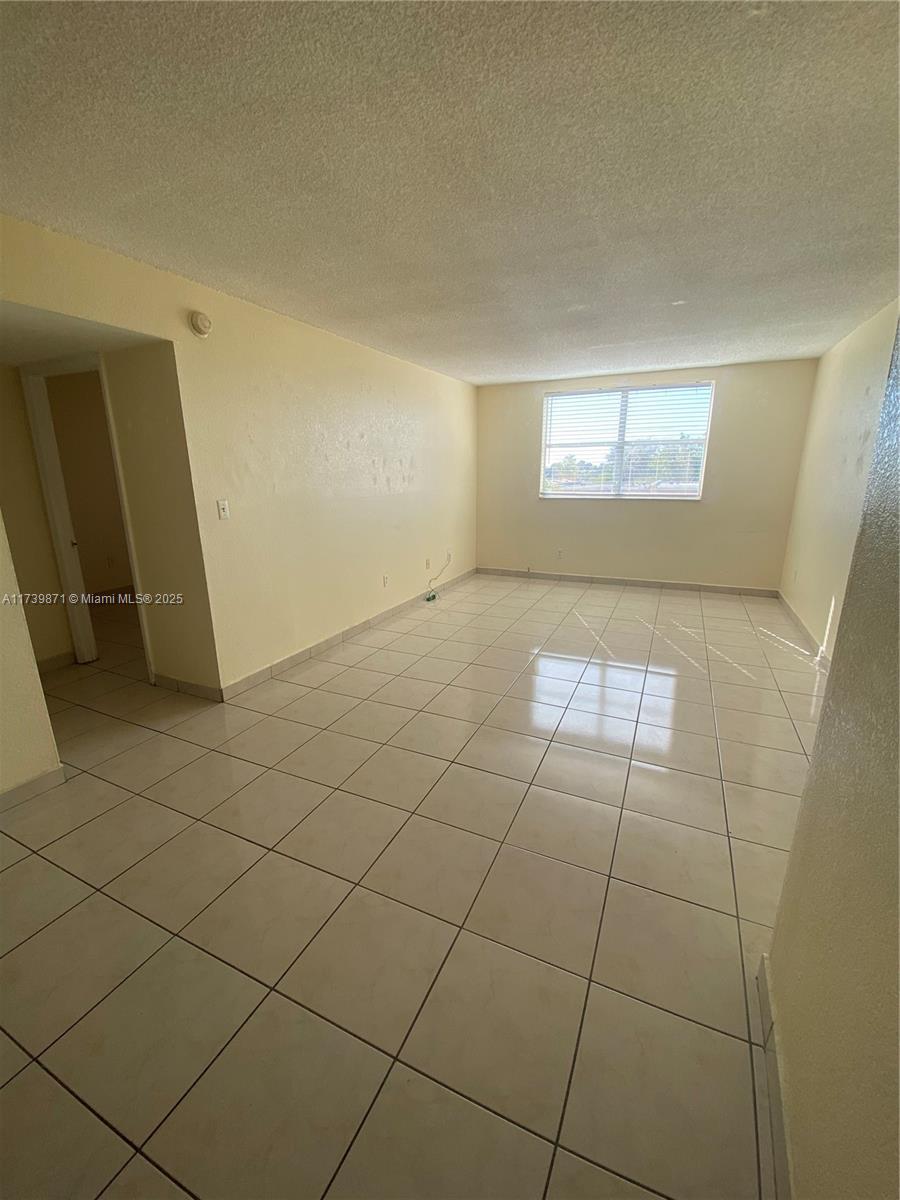LAS ESTRELLAS CONDO - Residential Lease