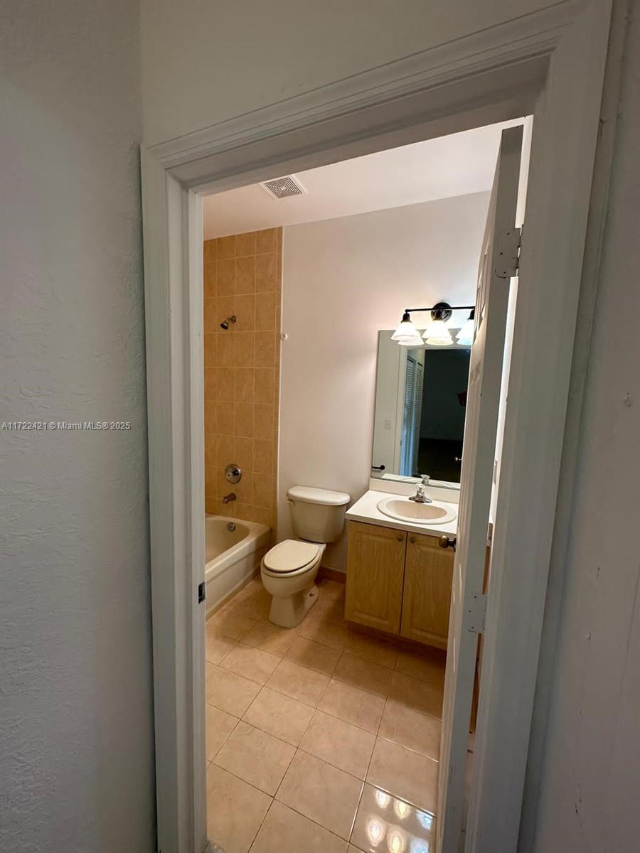 CARIBBEAN ISLES VILLAS CO - Residential