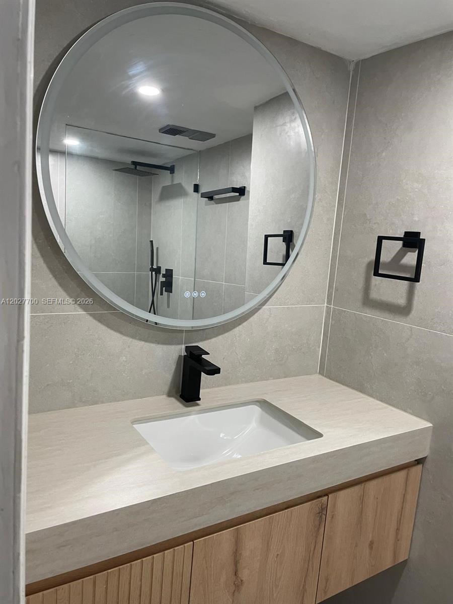 POINTE CONDO - Residential Lease