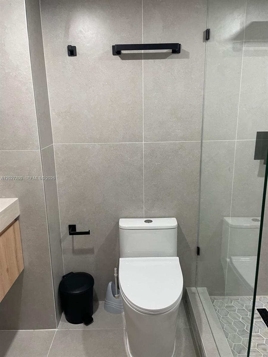 POINTE CONDO - Residential Lease