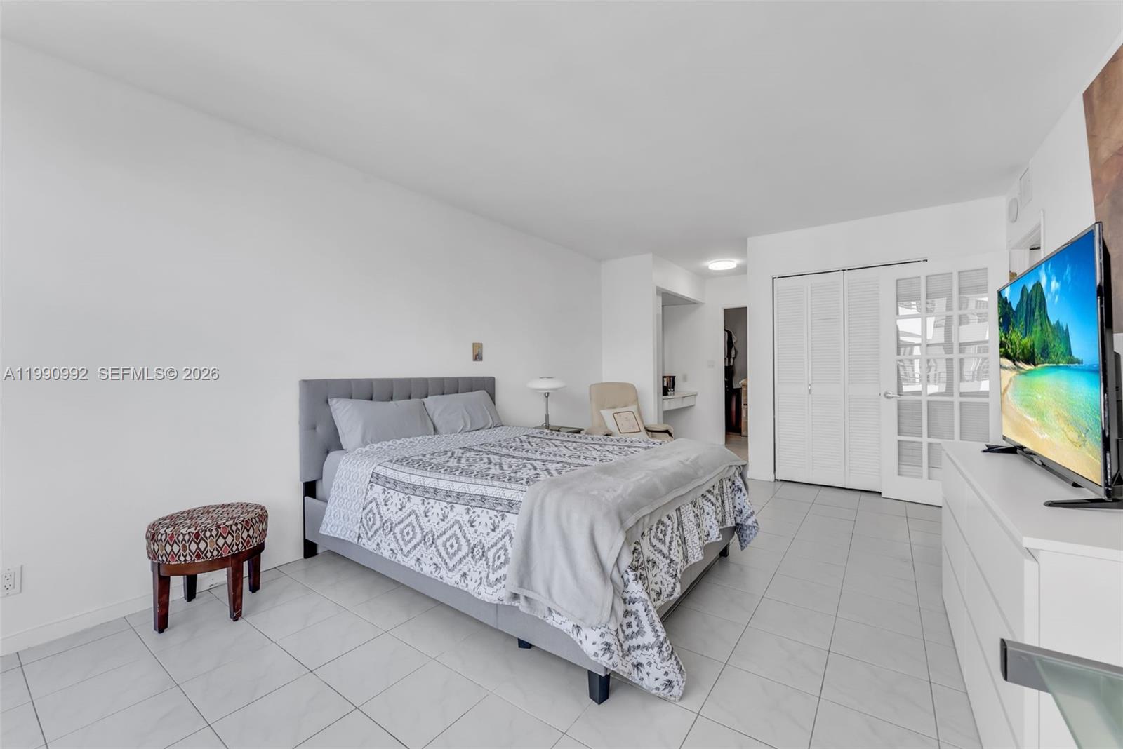 OLYMPUS CONDO - Residential