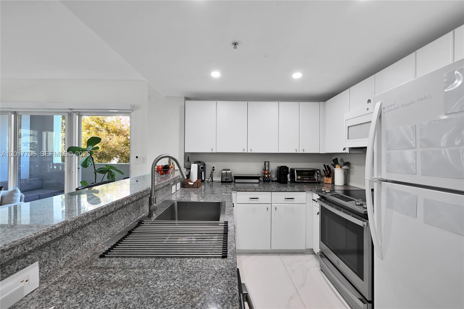 VILLAGGIO IN THE GROVE TO - Residential Lease