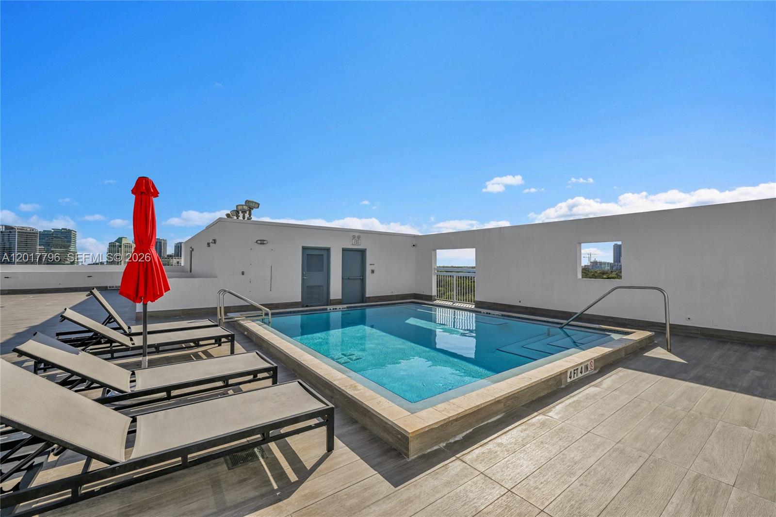 VILLAGGIO IN THE GROVE TO - Residential Lease