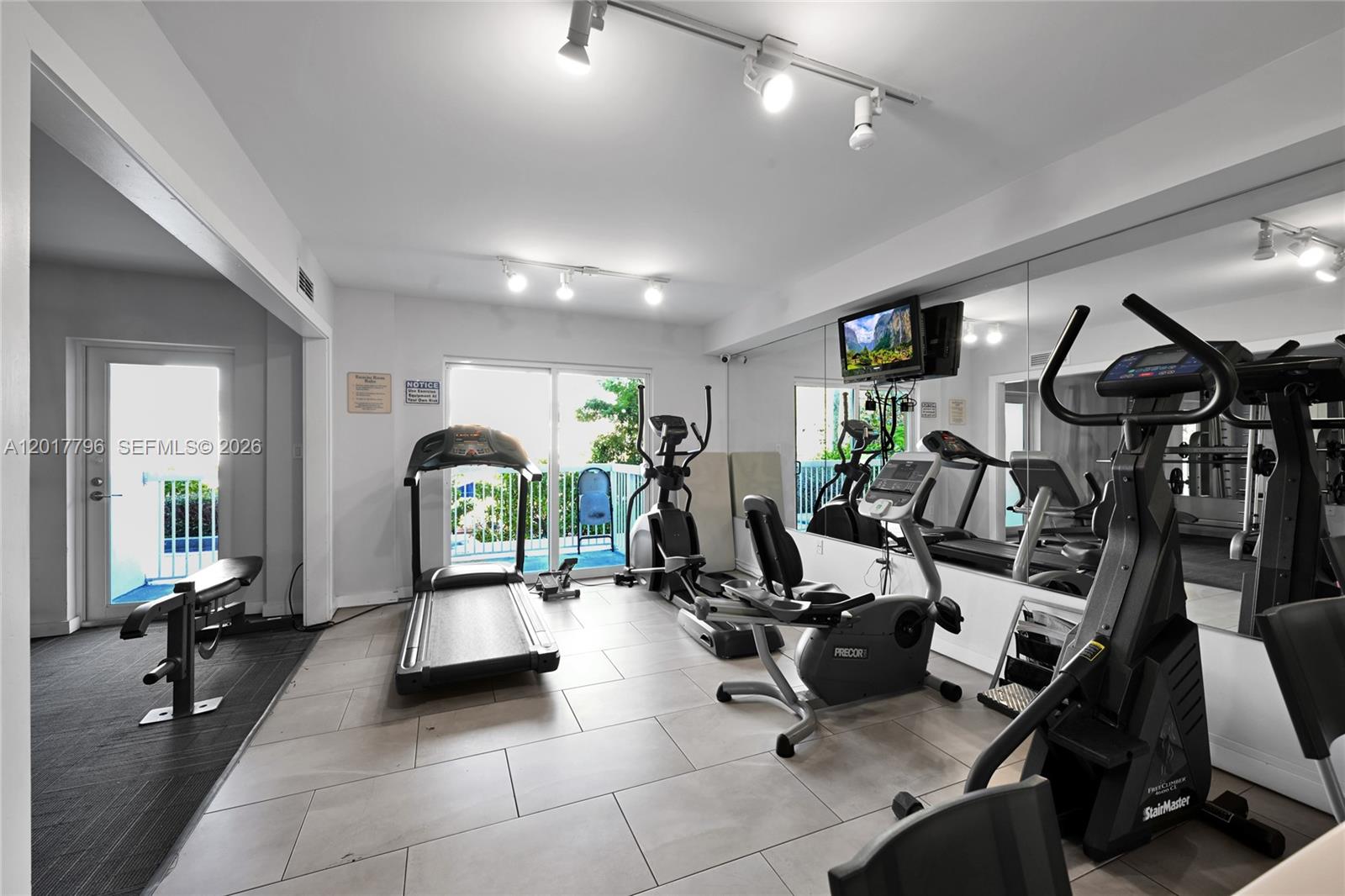 VILLAGGIO IN THE GROVE TO - Residential Lease