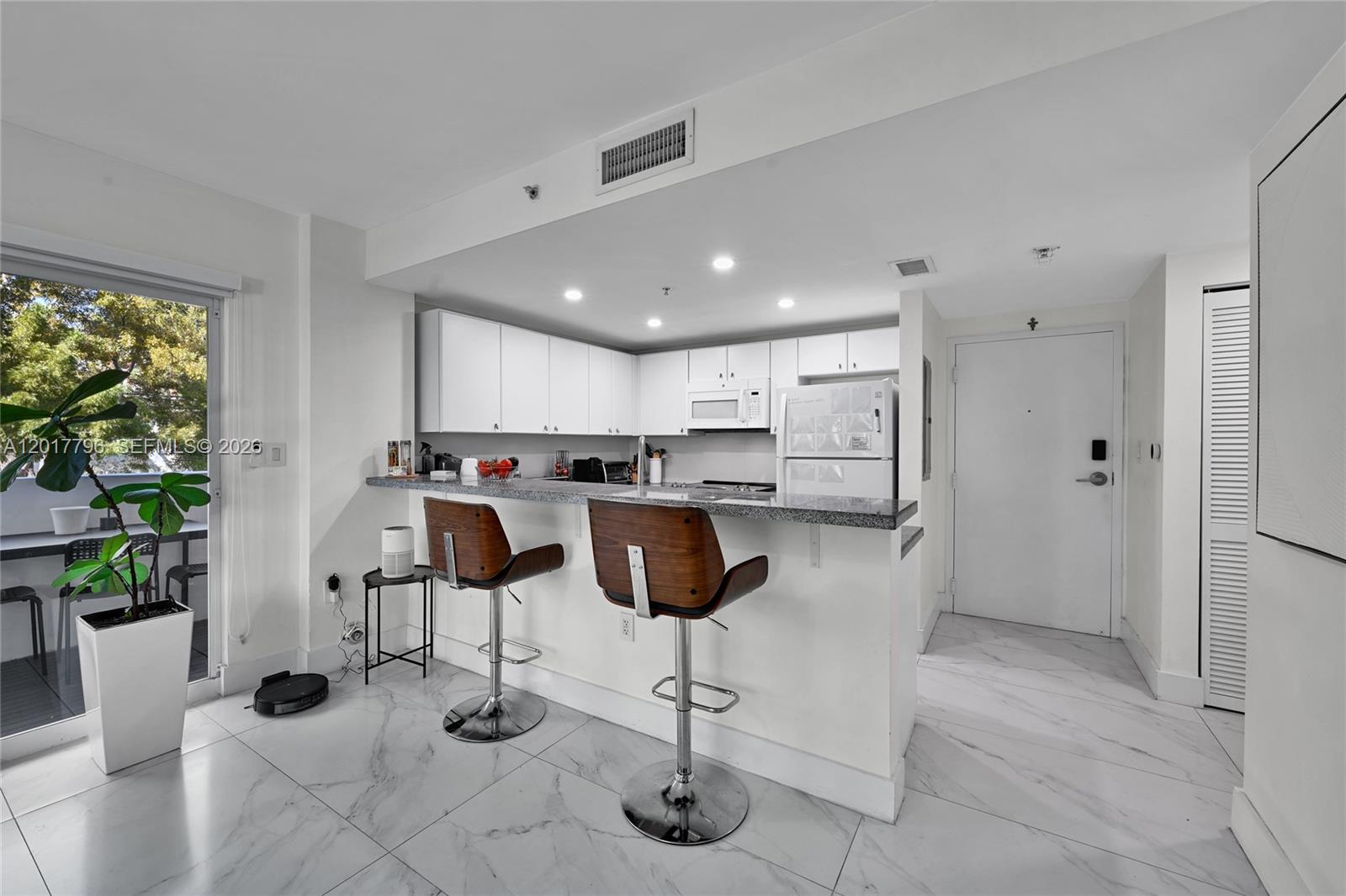VILLAGGIO IN THE GROVE TO - Residential Lease