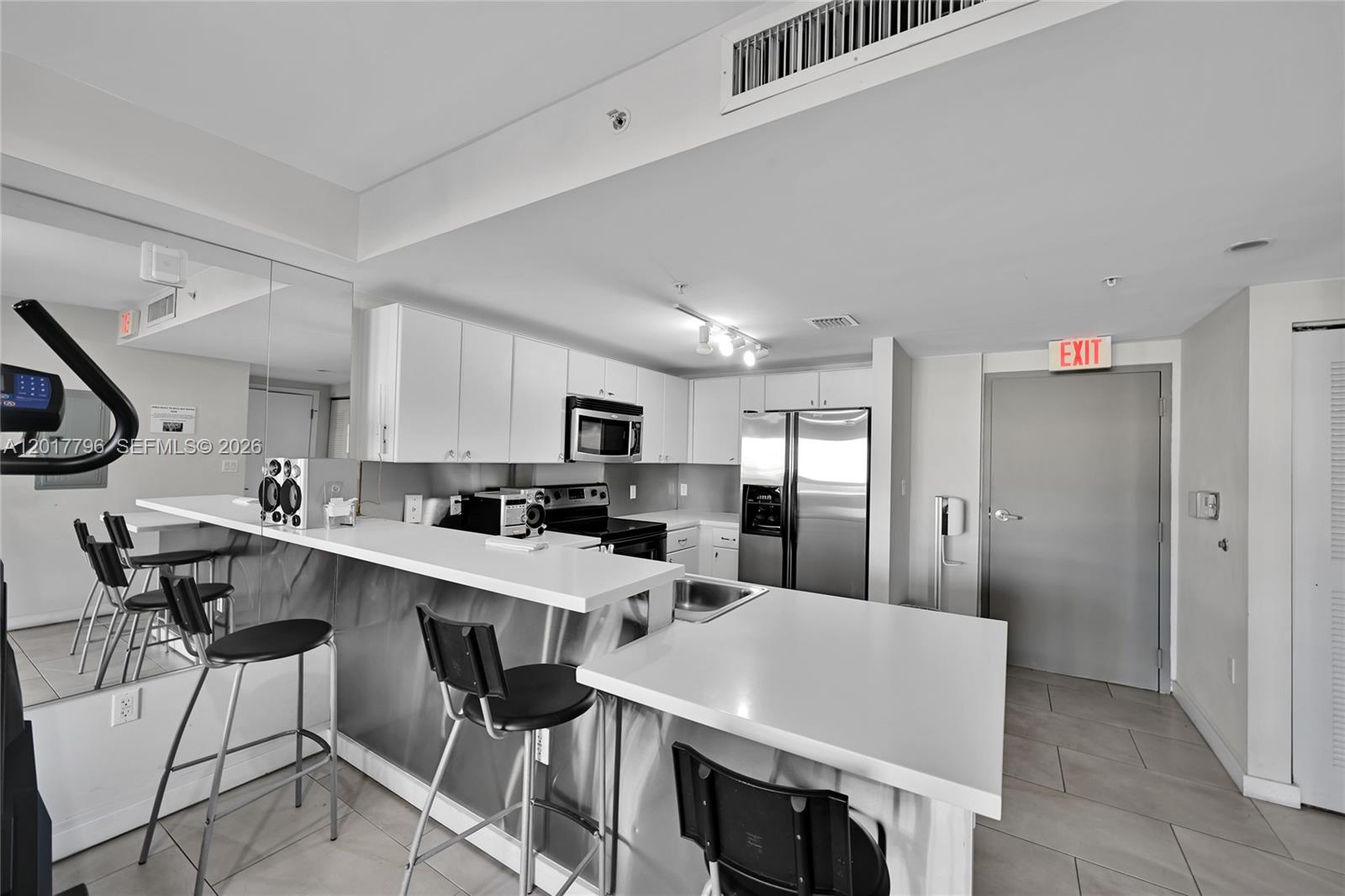 VILLAGGIO IN THE GROVE TO - Residential Lease