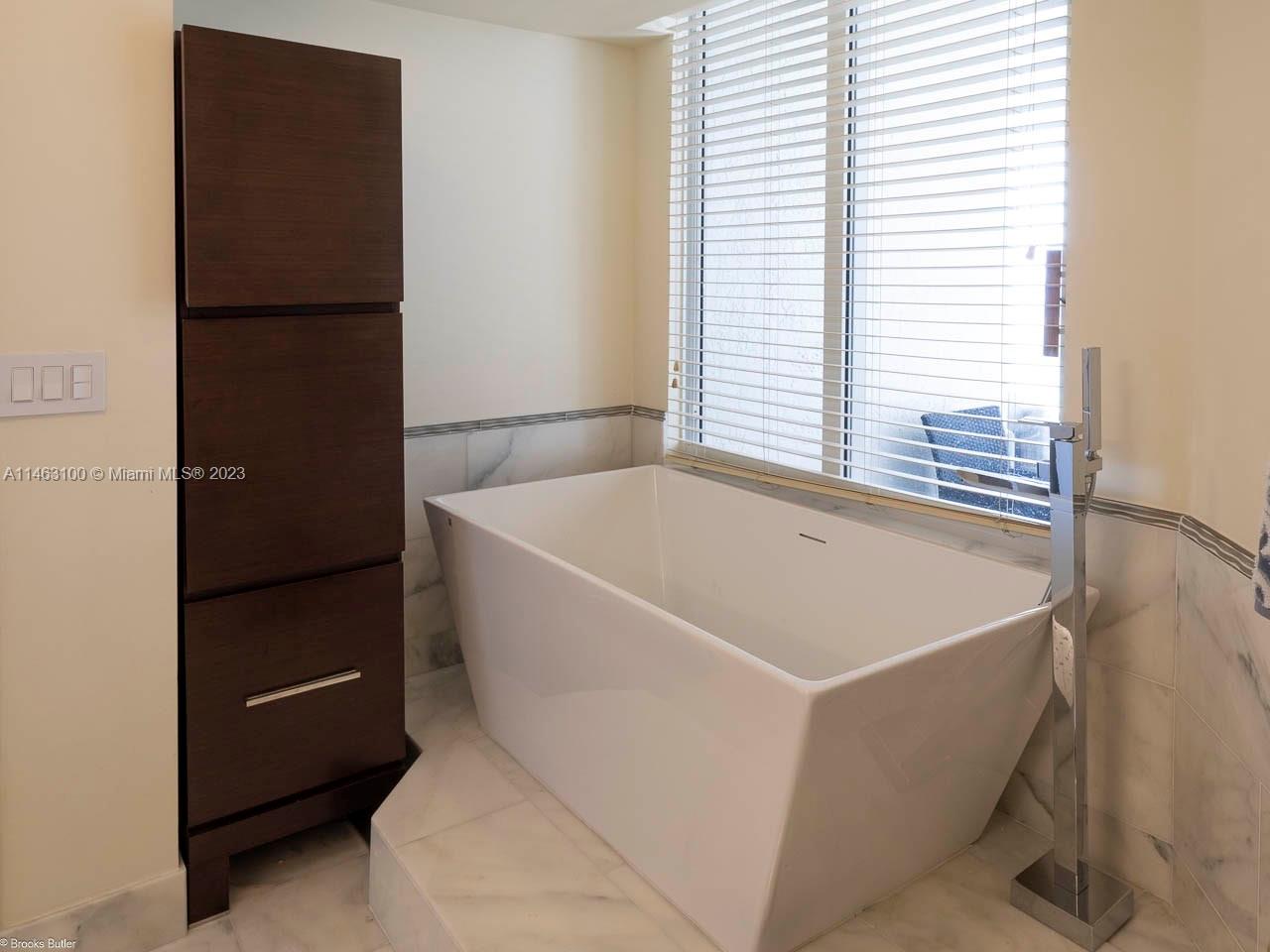 MILLENNIUM CONDO - Residential