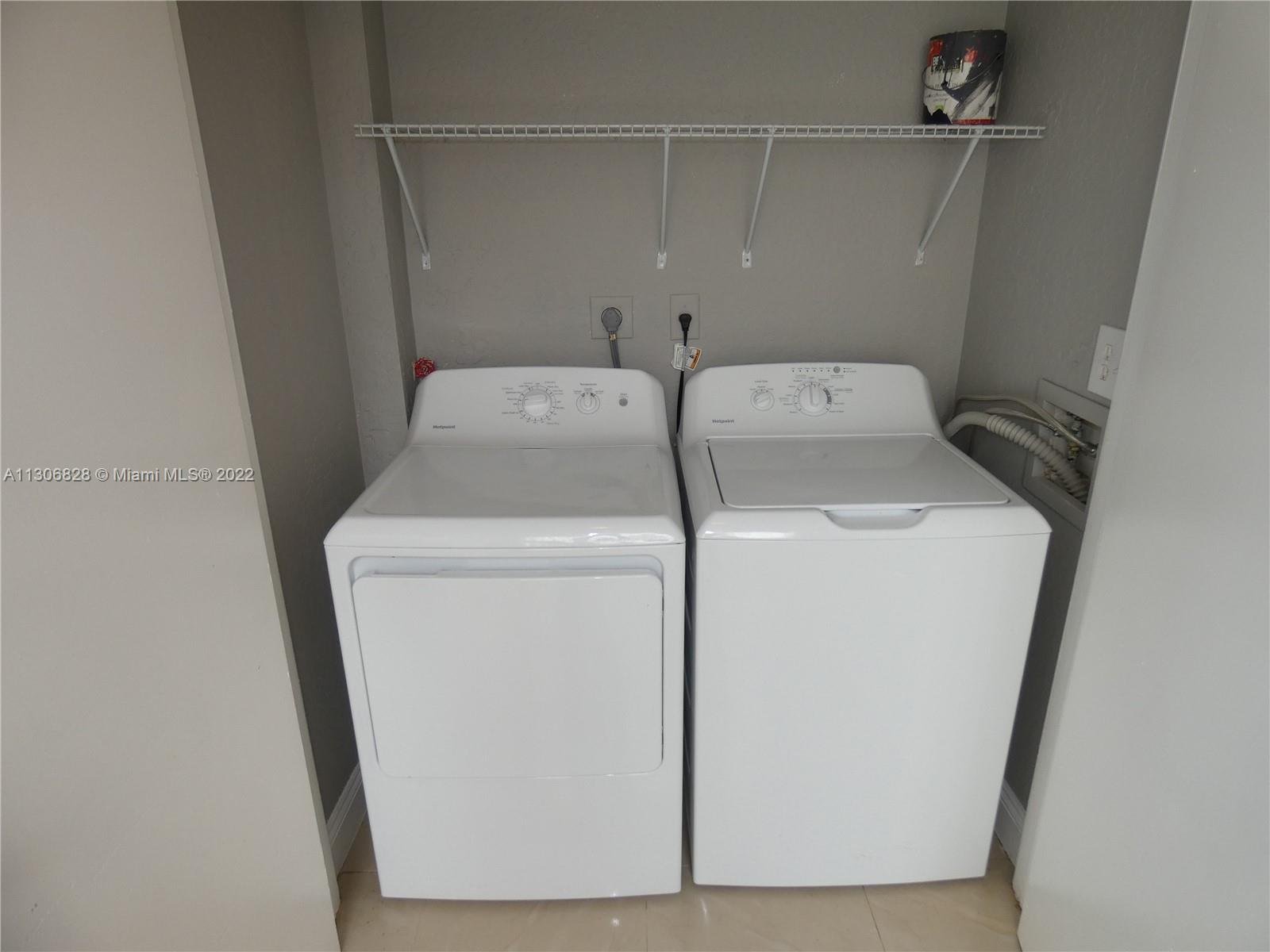 LAKEVIEW CLUB CONDO - Residential Lease